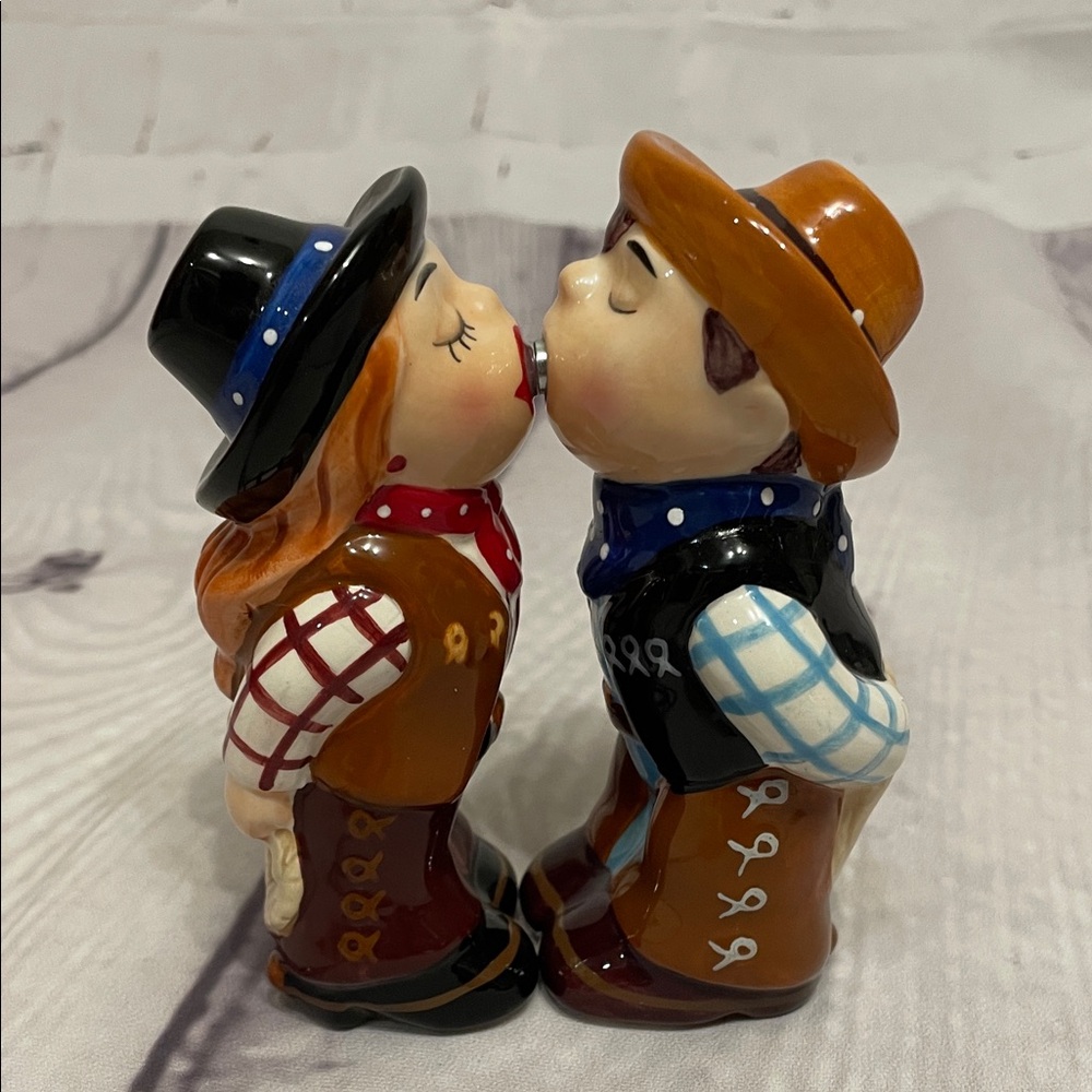 Cowboy and girl magnetic ceramic salt and pepper shakers brand new